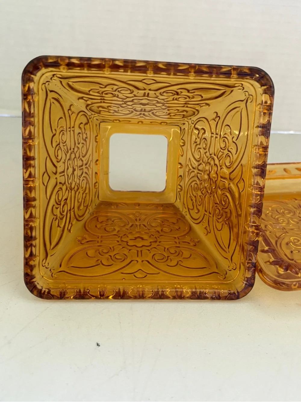 Vintage aPartylite Amber Pressed Glass Fairylamp. - Picture 7 of 8